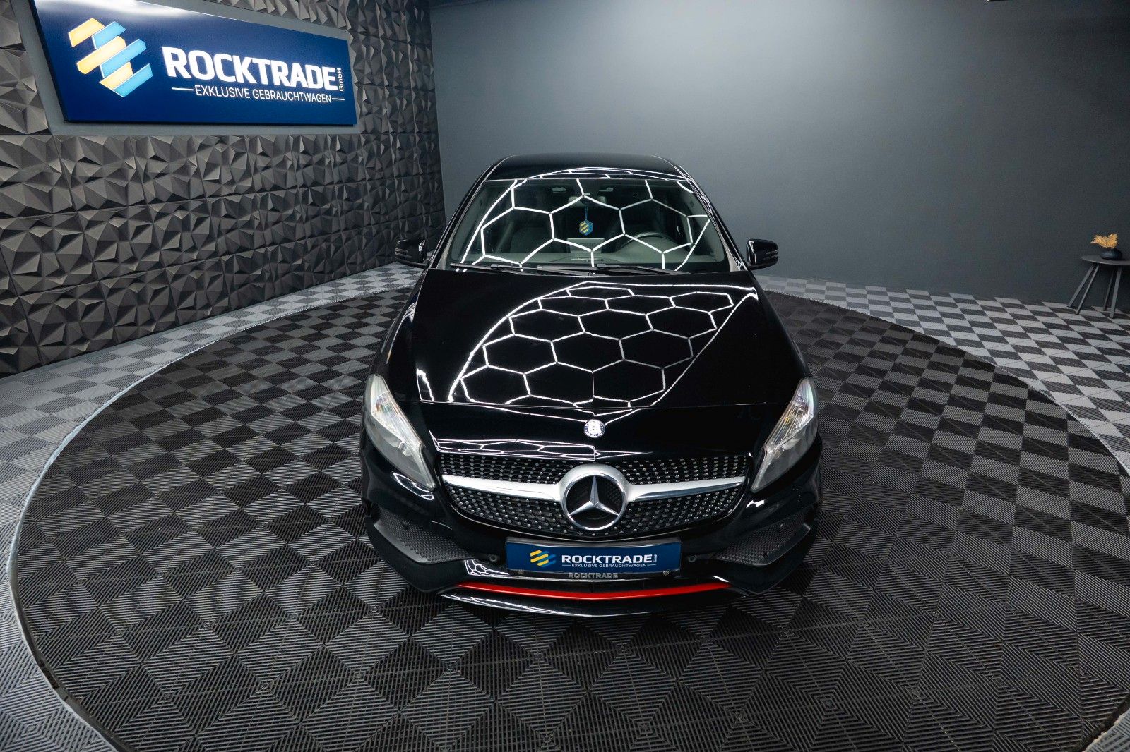 Fahrzeugabbildung Mercedes-Benz A 250 AMG Sport Black Edition *TÜV Neu*Navi*19%*