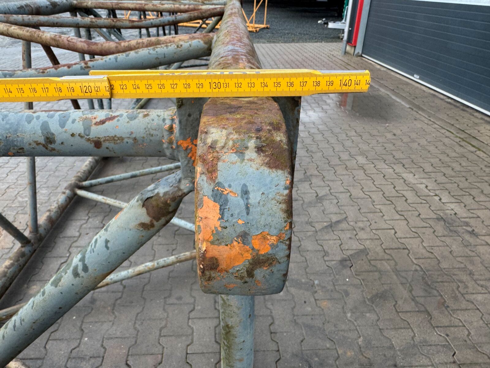 Fahrzeugabbildung Liebherr HS 853 - 843 - 882 HD Gittermast Boom 6M+3M