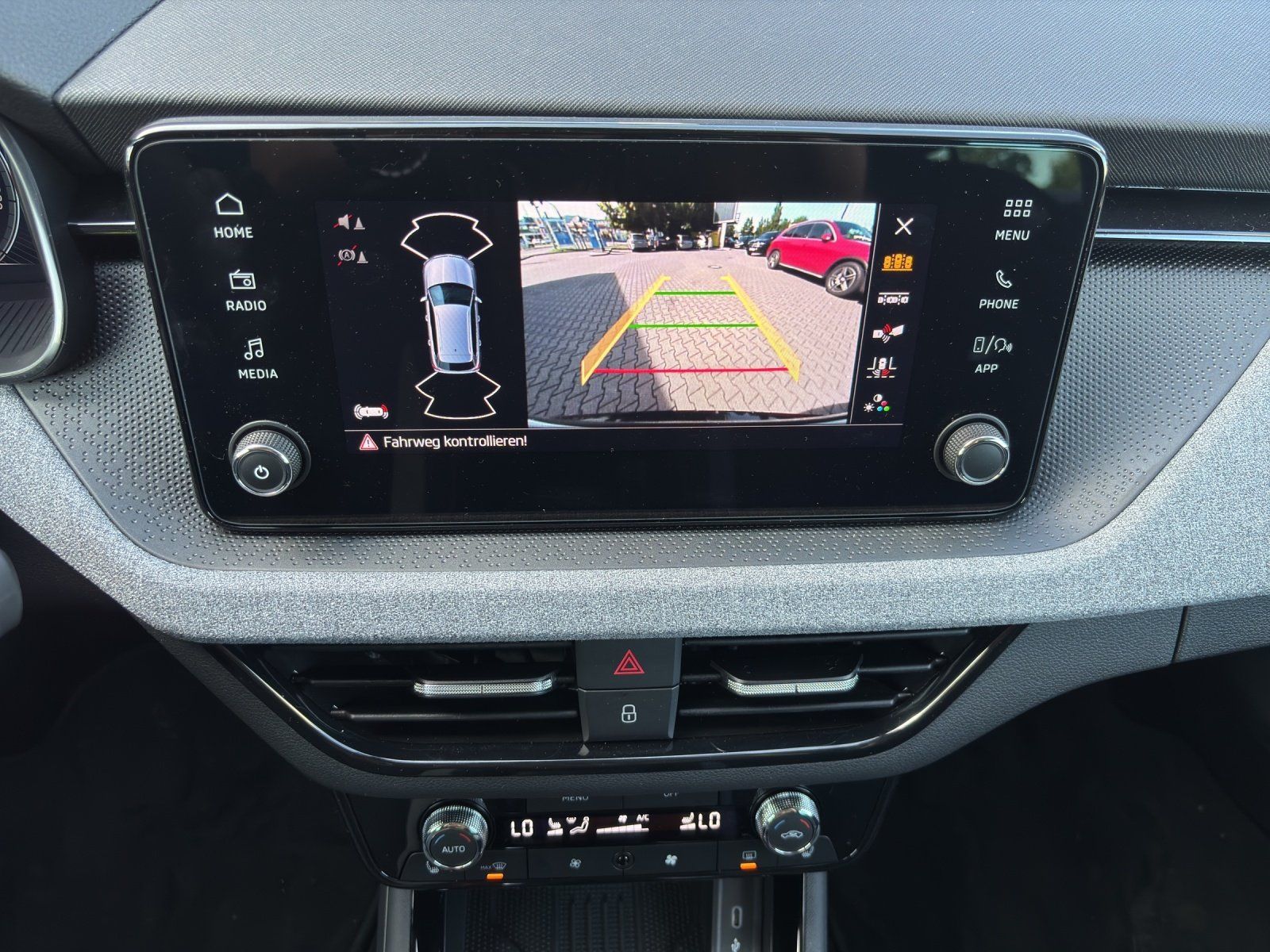Fahrzeugabbildung SKODA Kamiq Balance 1,0 TSI 85 kW DSG AHK/MATRIX/ACC/