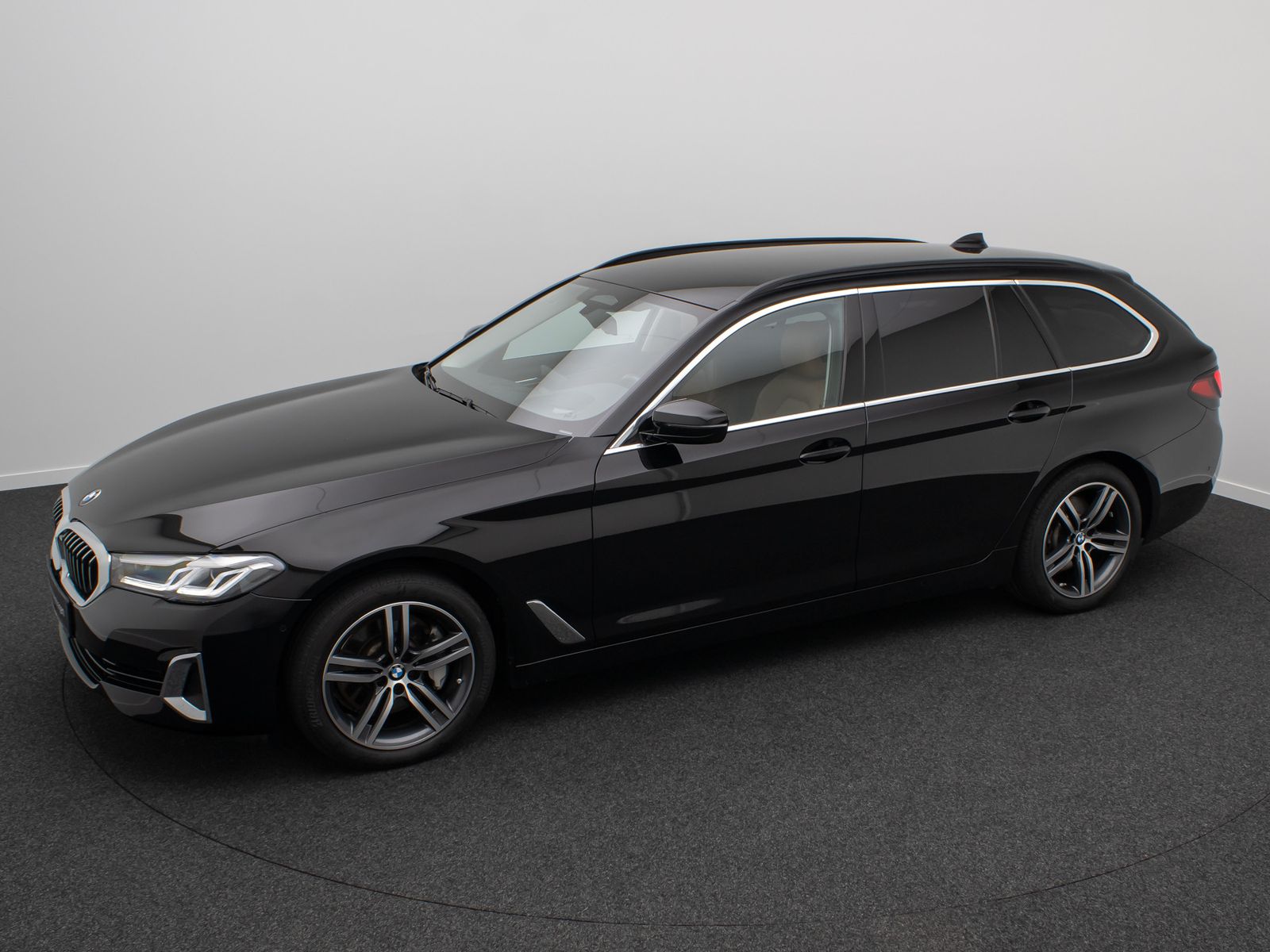 Fahrzeugabbildung BMW 530i xD Luxury Line 4xKlima AHK Kamera DAB Alarm