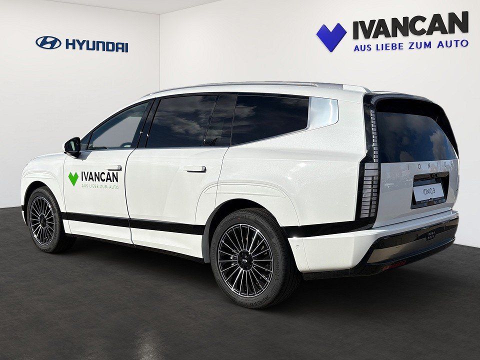 Fahrzeugabbildung Hyundai IONIQ 9 6-Sitzer 110kWh 307PS AWD UNIQ Pano, Swi
