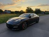 Porsche Panamera Turbo S - Porsche Panamera aus 2011: Turbo
