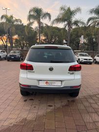 Volkswagen Tiguan - 8