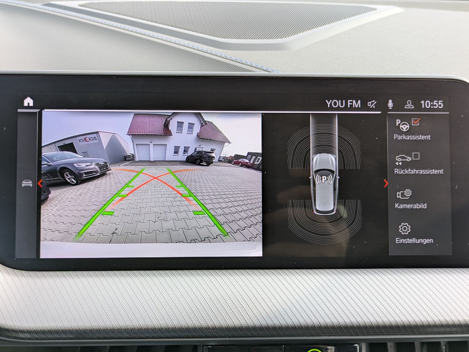 Fahrzeugabbildung BMW 120 i M Sport SHADOW*ACC*KAMERA*H&K*AHK*LED*DAB