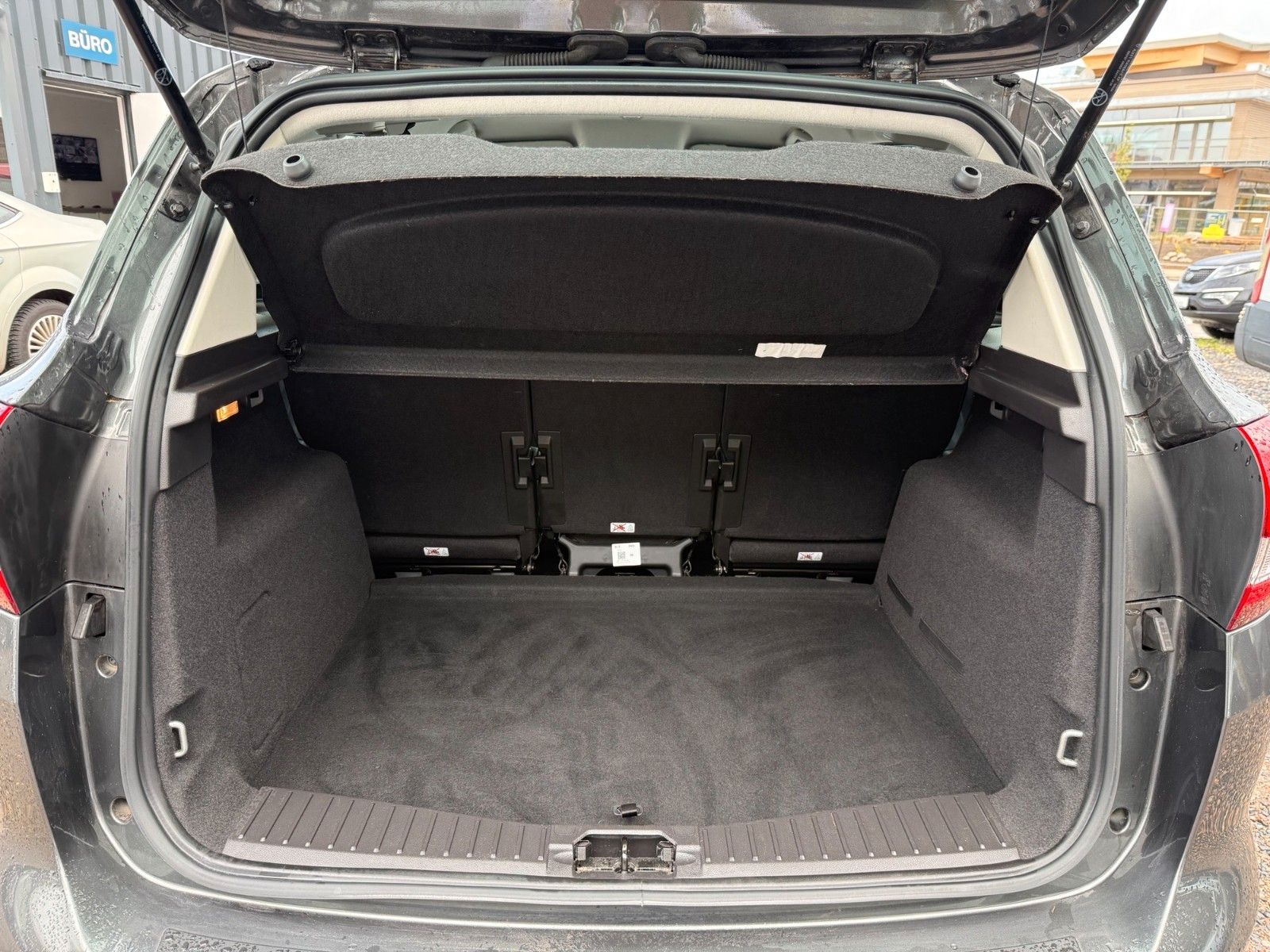 Fahrzeugabbildung Ford C-Max Cool & Connect