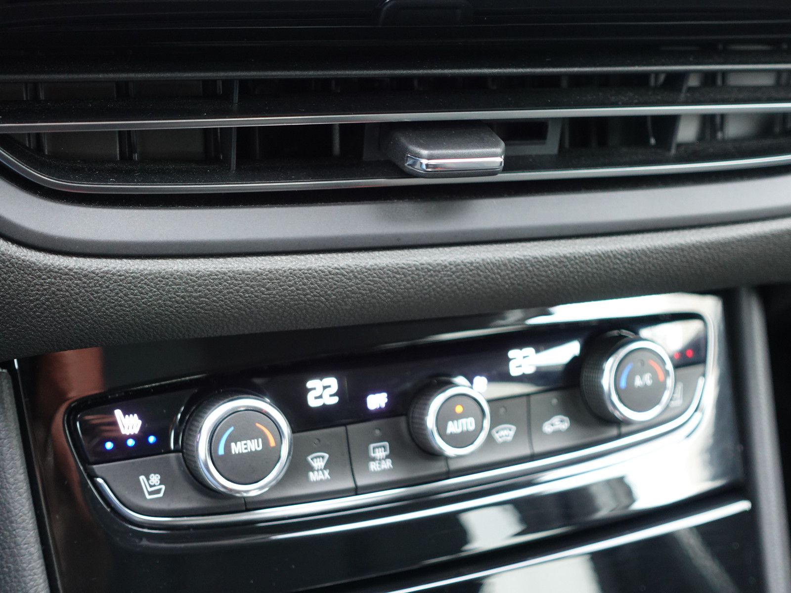 Fahrzeugabbildung Opel Grandland 1.2T AUTOMATIK,Matrix,AHK,Navi,Leder