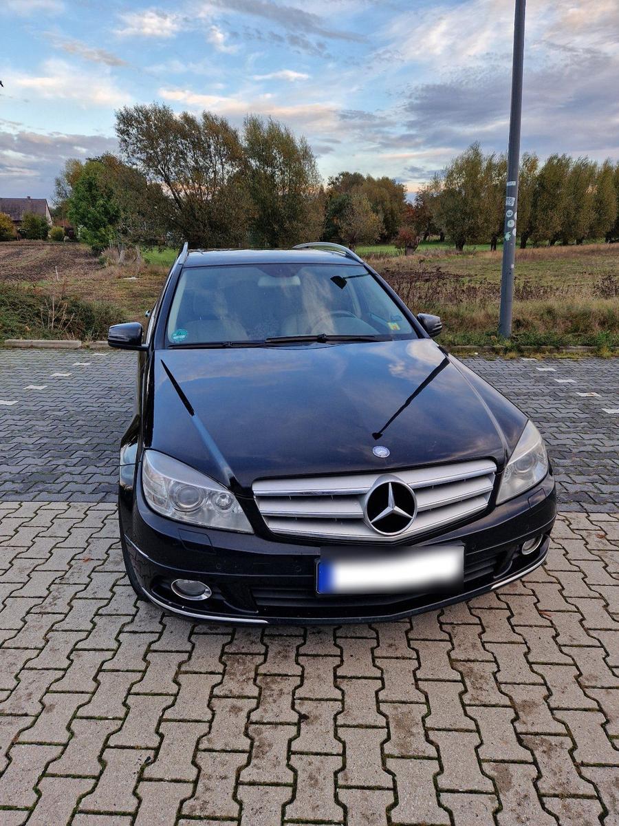 Mercedes-Benz C220 2008 — interior