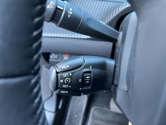 Peugeot 2008 Elektro Allure 136