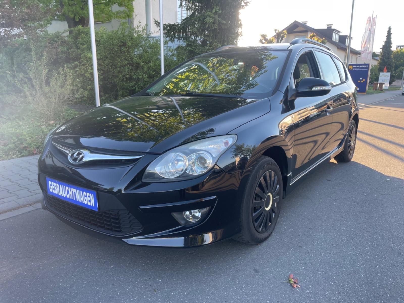 Hyundai i30 cw 1,6 TDI COMBI FIFA WM Edition KLIMA