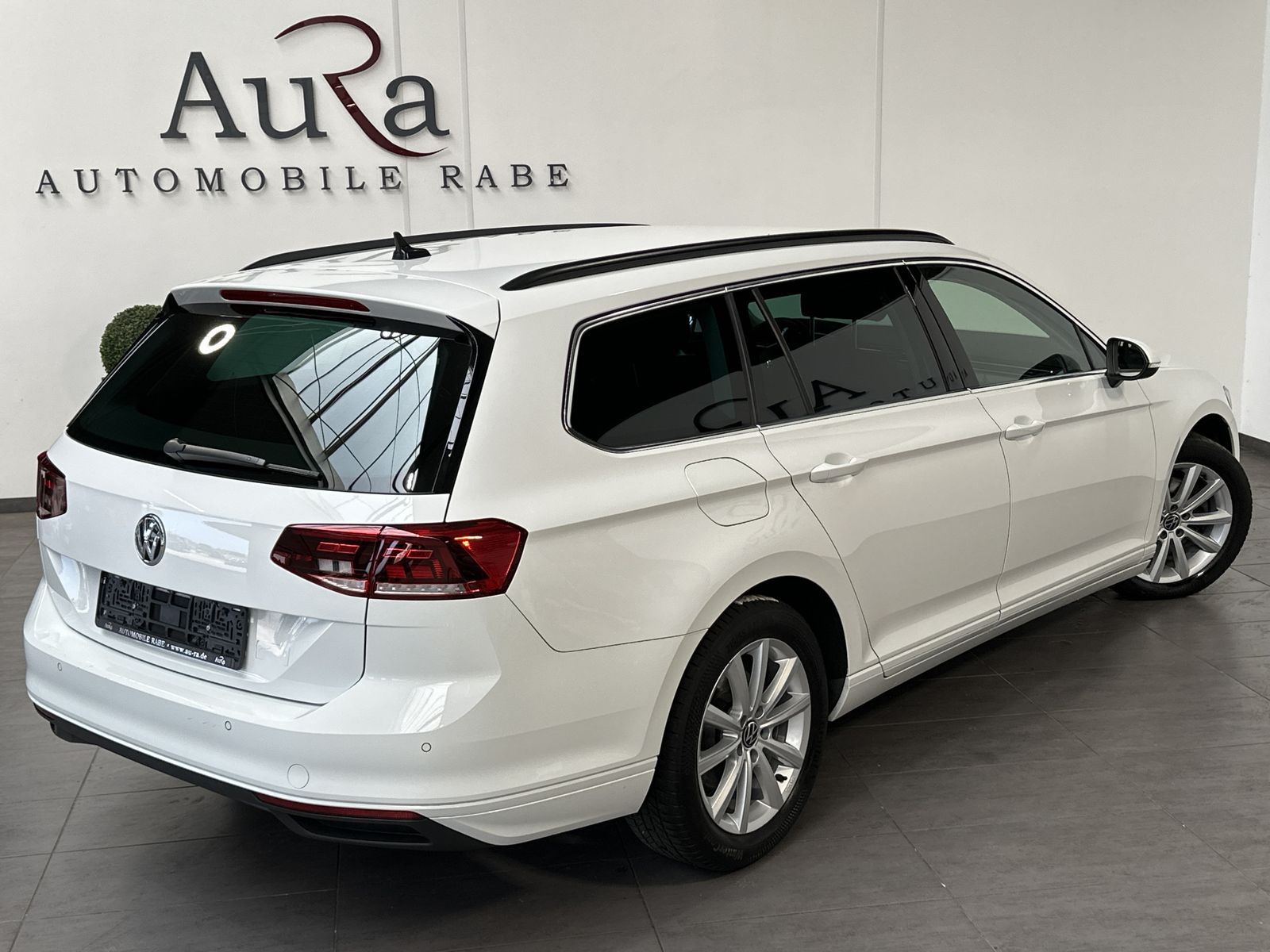 Fahrzeugabbildung Volkswagen Passat Variant 2.0 TDI DSG Business NAV+LED+ACC