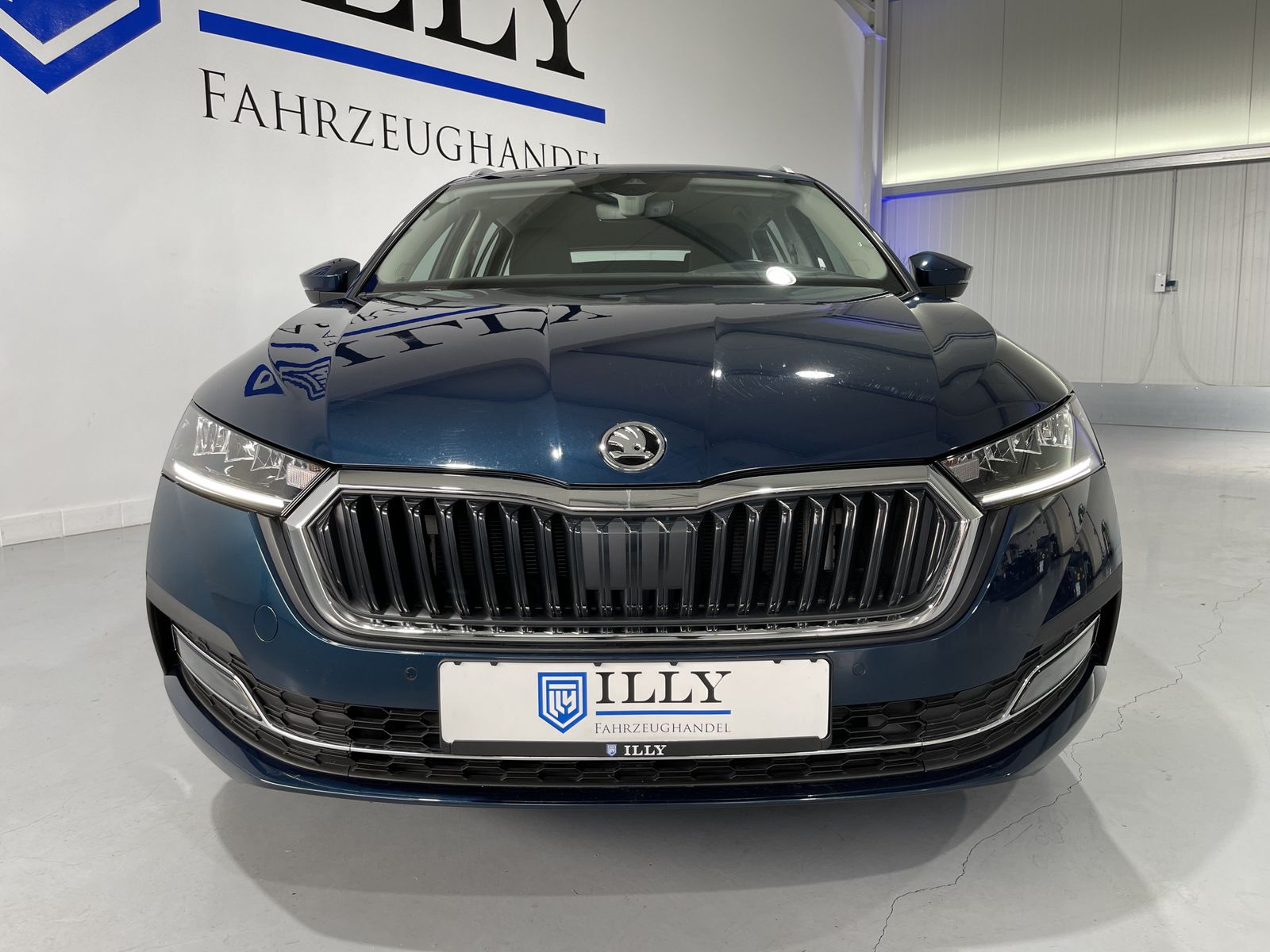 Fahrzeugabbildung SKODA Octavia Style 2.0 TDI*LED*Cam*SHZ*PDC*ACC*HUD*