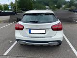 Mercedes-Benz GLA 180 7G PEAK Business Paket *TOP ZUSTAND* - weiße Mercedes-Benz GLA 180