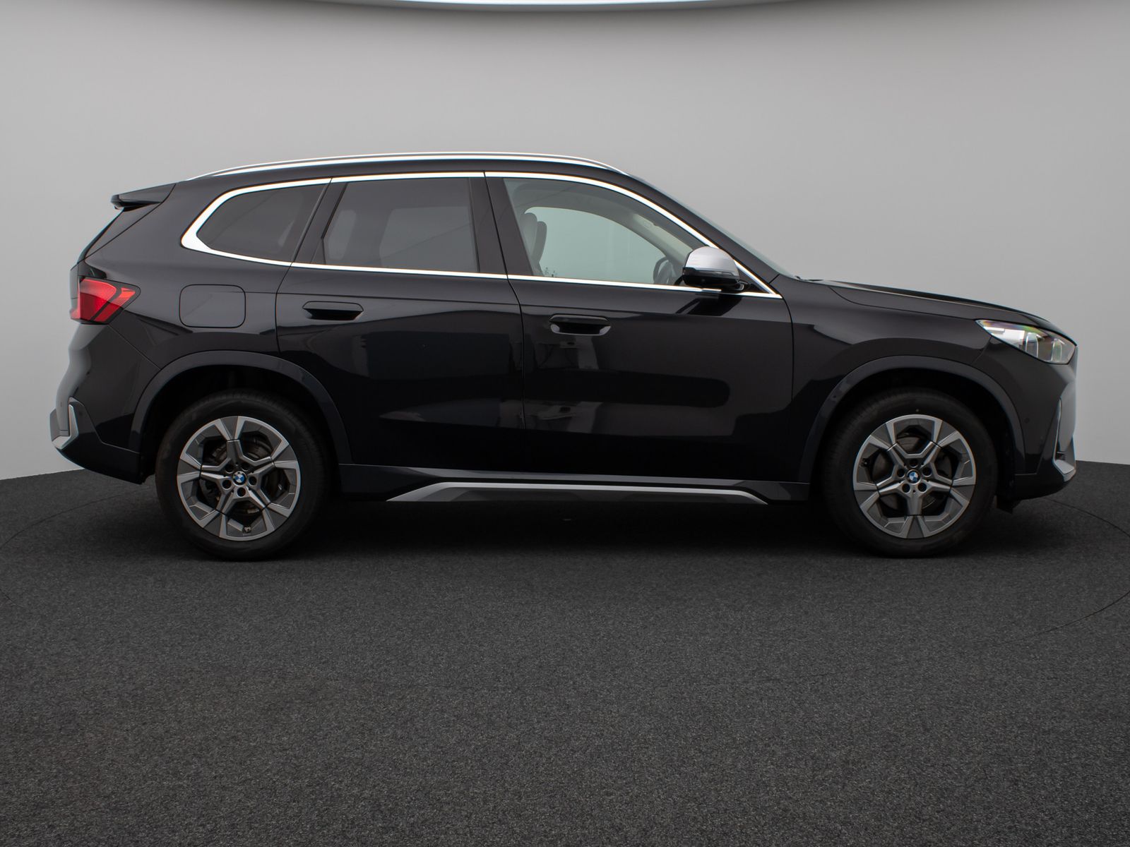 Fahrzeugabbildung BMW X1 sD18i xLine Panorama 360°HUD DAB H/K Sport