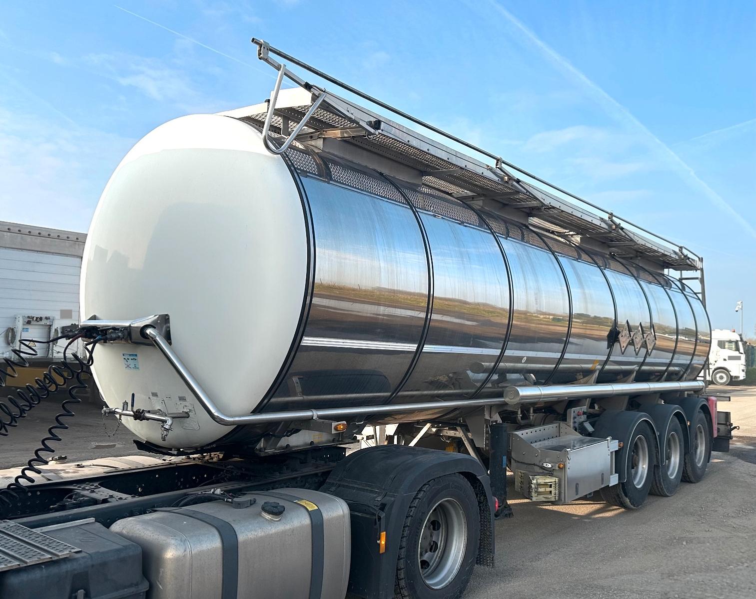 Kässbohrer 1-Kammer, 3 Stück ADR 30.000 Liter