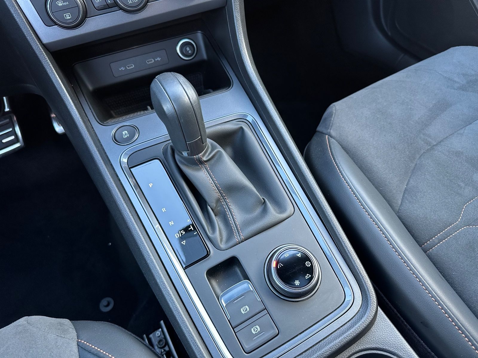 Fahrzeugabbildung CUPRA Ateca 2.0 TSI VZ 4Drive Pano/Navi/ACC/DCC/360°