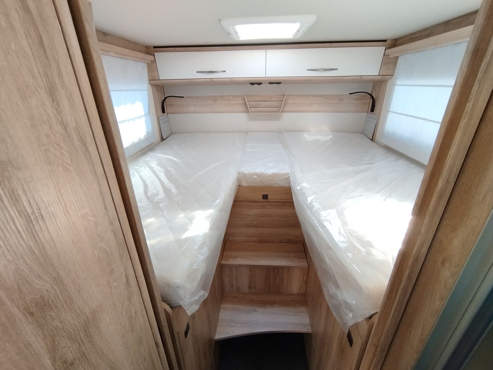 Fahrzeugabbildung Eura Mobil Profila T PT726EB Mondial-Paket, Zusatzbett