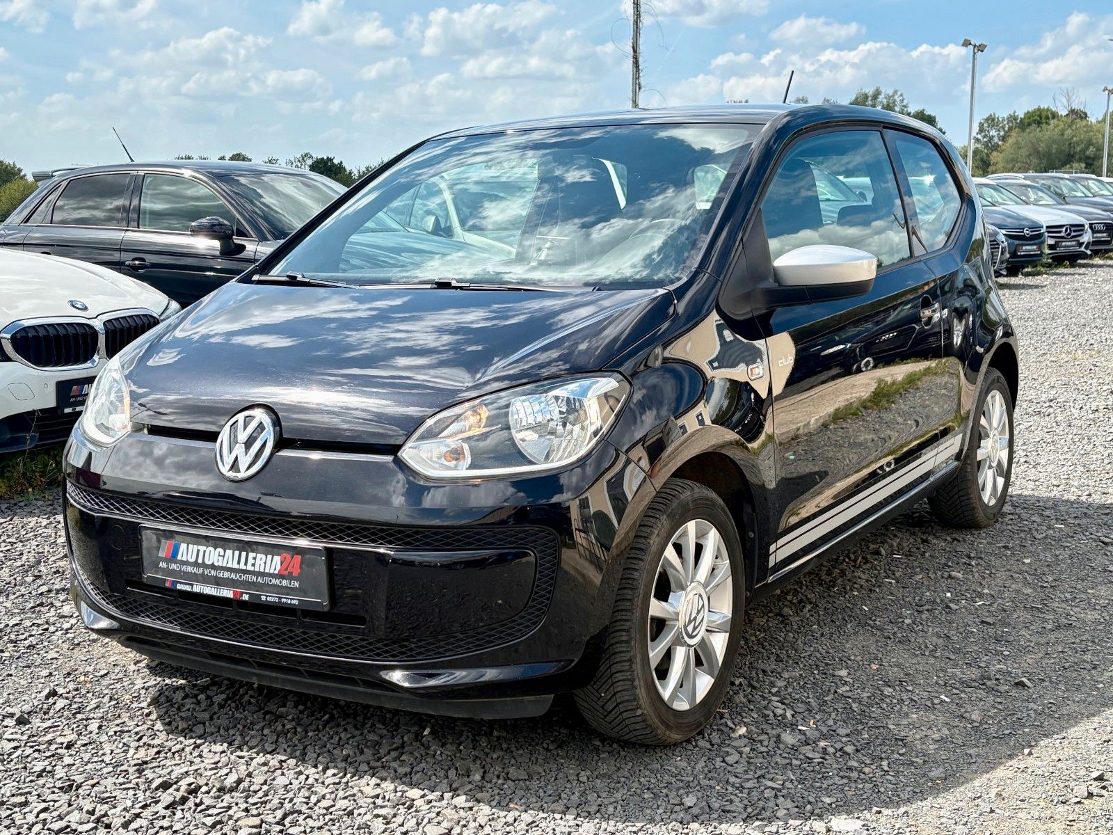 Fahrzeugabbildung Volkswagen up! club up! Navi Klima TÜV 05/2027 Scheckheft