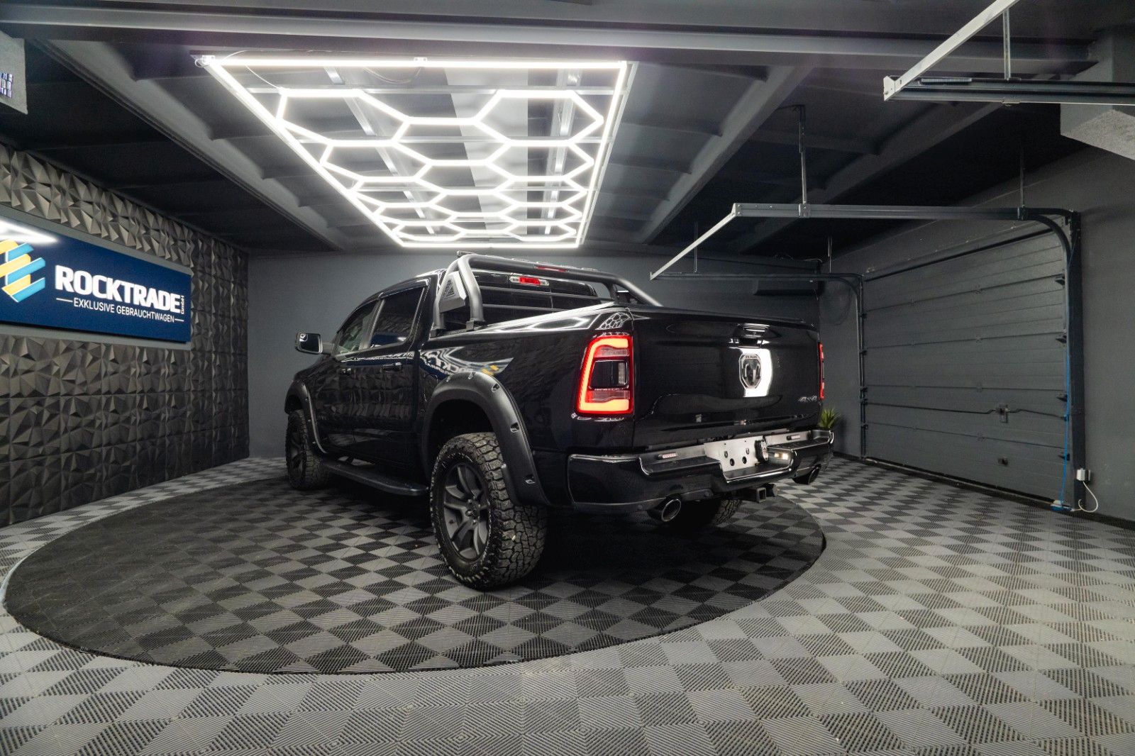 Fahrzeugabbildung Dodge RAM 5.7 V8 HEMI 4x4 LARAMIE Limited Offroad LED