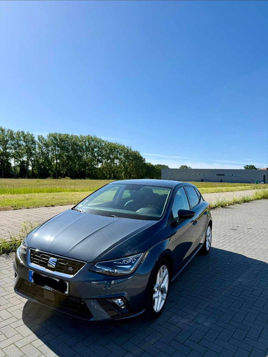 SEAT SEAT Ibiza FR 1.0 EcoTSI 115 PS Magnetic Grau