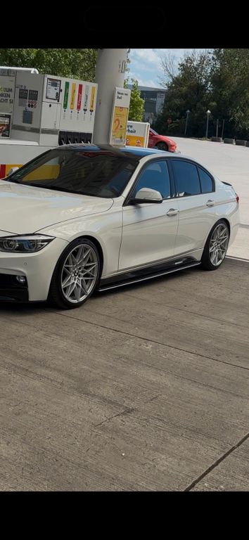 Image of BMW 320