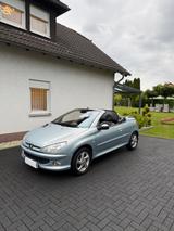 Peugeot 206 CC 110 Platinum-Sehr gepflegt.. - Peugeot 206 in Bonn