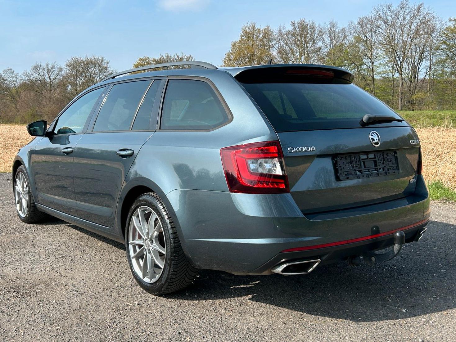 Skoda Octavia 2.0 TDi Combi RS Navi Klimaauto ACC PDC