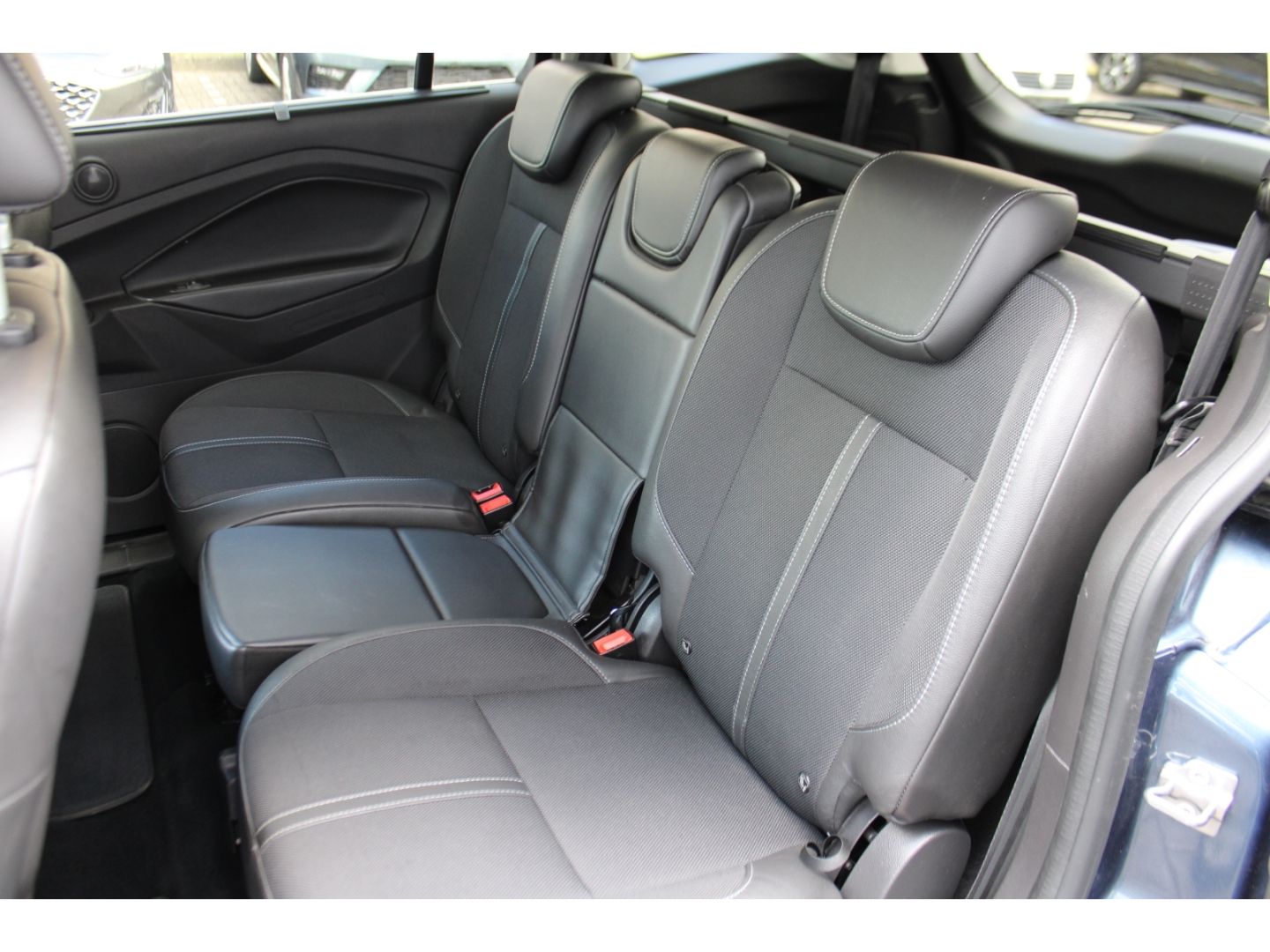 Fahrzeugabbildung Ford Grand C-Max Titanium 7-Sitze Xenon Navi RFK TWA