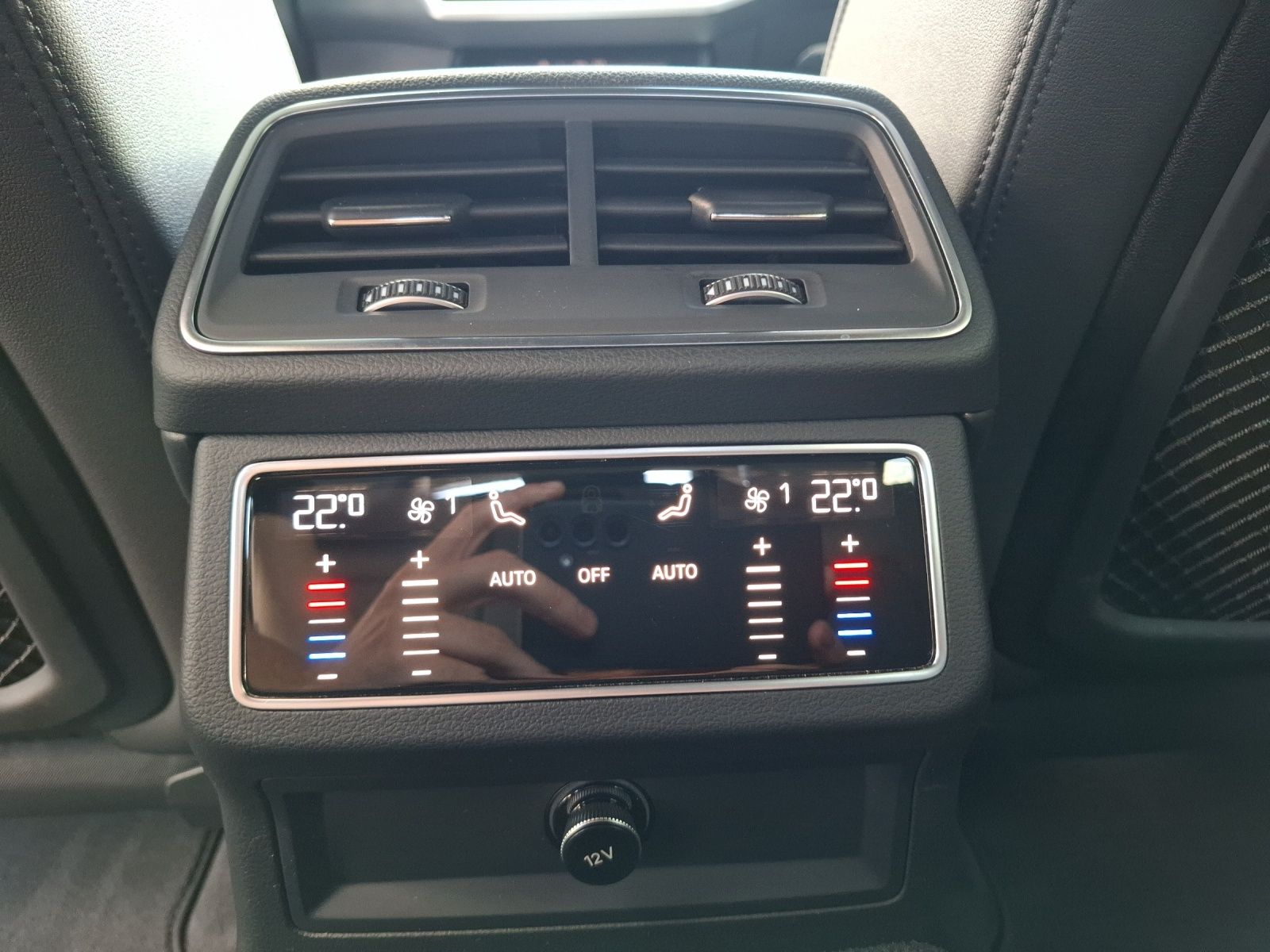 Fahrzeugabbildung Audi A6 Avant 55 TFSI sport quattro STH Matrix Luft A