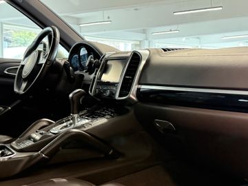 Porsche Cayenne - 12