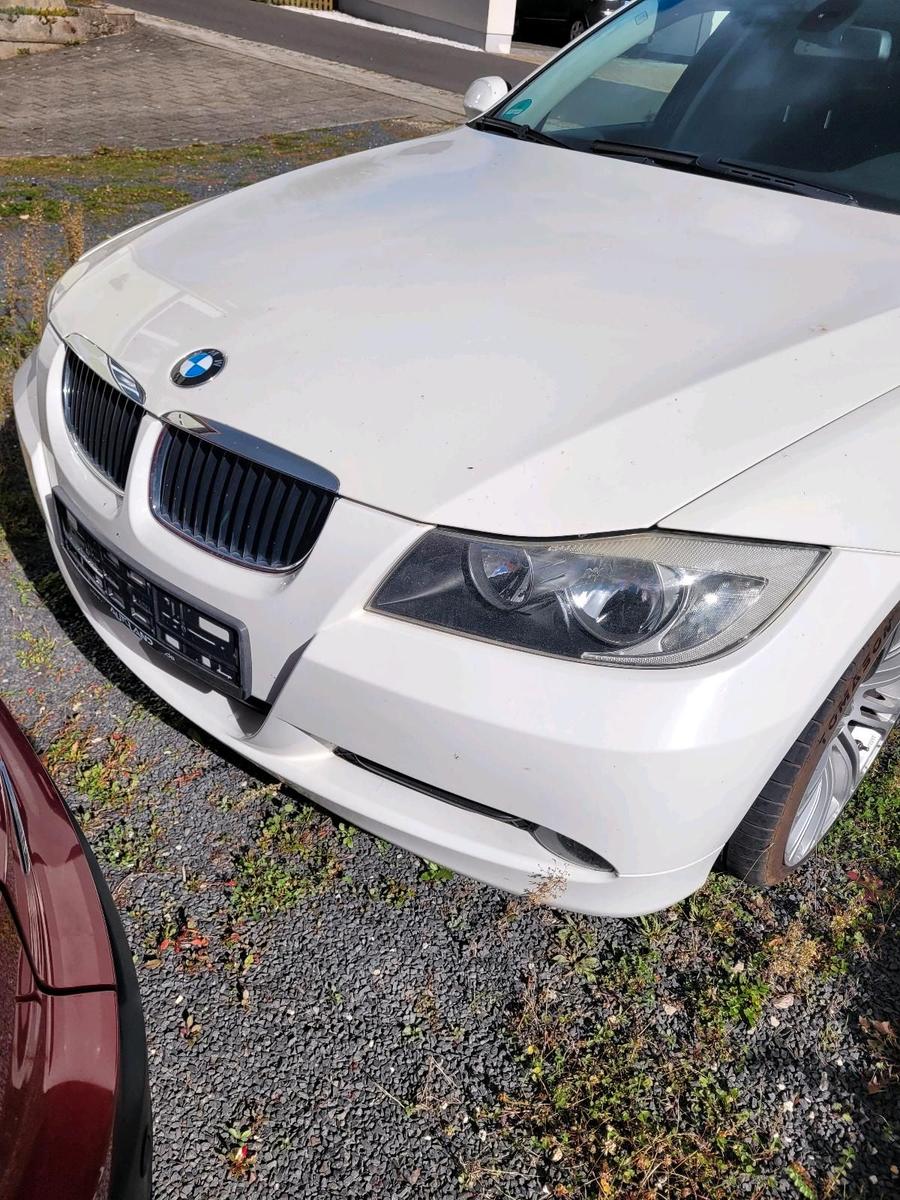 BMW  2008 — rear view