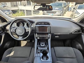 Jaguar F-Pace - 10