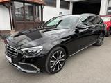 Mercedes-Benz E 300 de T-Modell 4Matic 9G TRONIC - LED KAM SHZ - Mercedes-Benz E 300 in Kassel