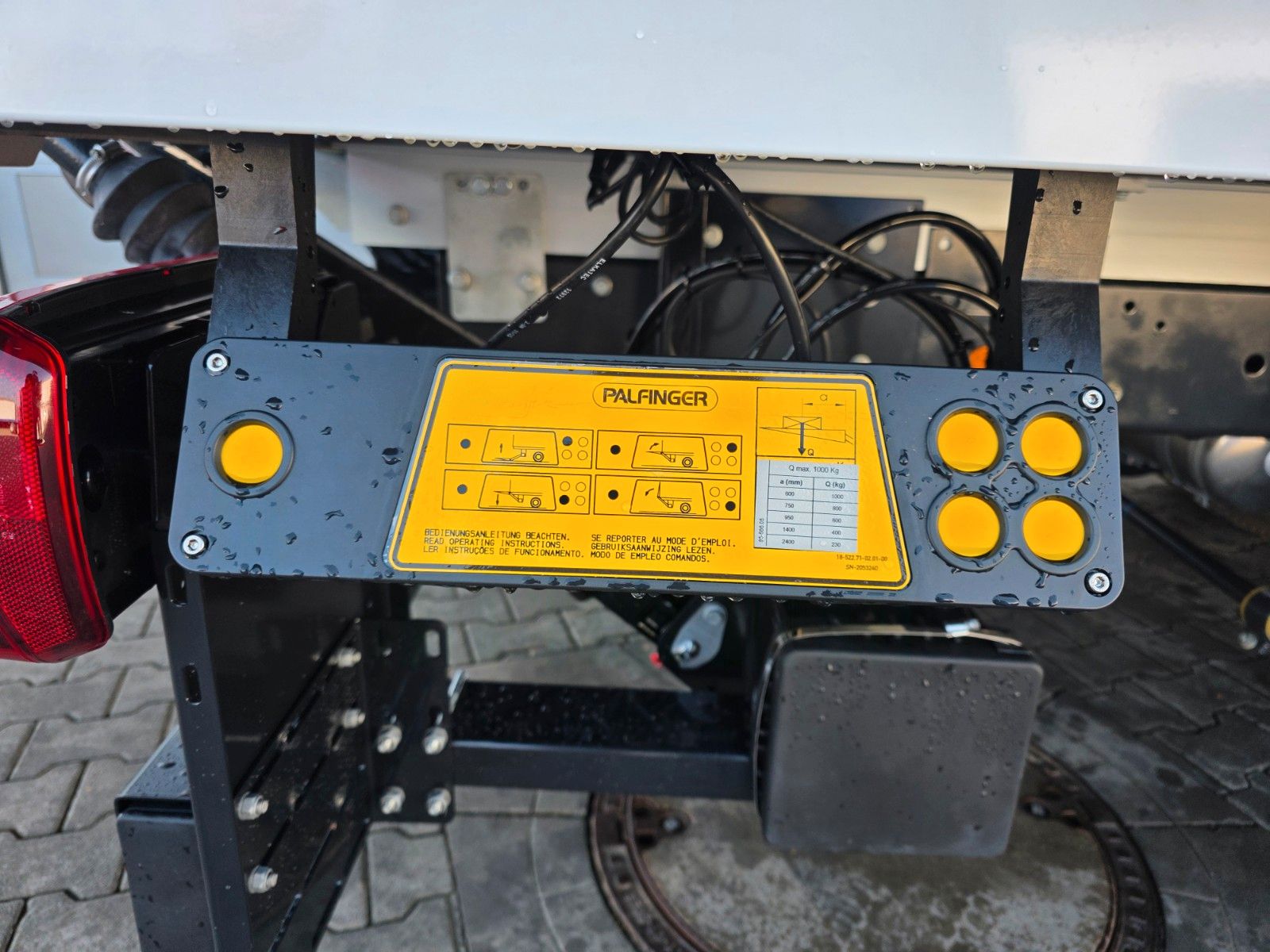 Fahrzeugabbildung Iveco Eurocargo 80E21 Koffer LBW