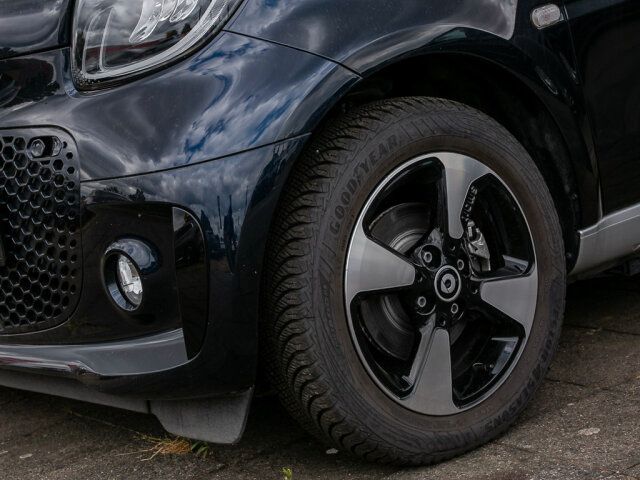 Smart EQ fortwo LAST ONE Exclusive Sapphire BLUE imagem 3