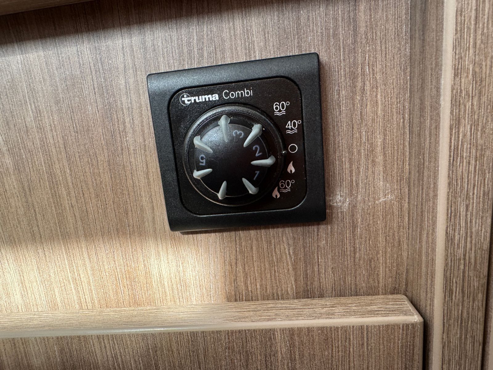 Fahrzeugabbildung Carado V-337 pro+   5.995€  SPAREN !