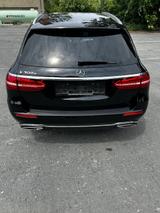 Mercedes-Benz E 300 E -Klasse T-Modell E 300 e - Mercedes-Benz E 300 mit Hybrid-Antrieb