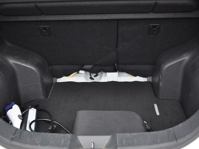 Fahrzeugabbildung Nissan LEAF 24 kWh Visia