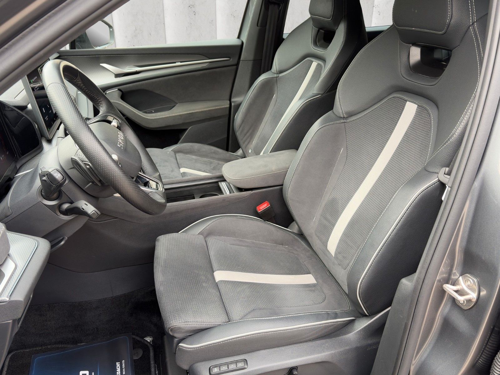 Fahrzeugabbildung SKODA Kodiaq 1.5 TSI Sportline*DSG*7-Sitzer*ViCo*SHZ*