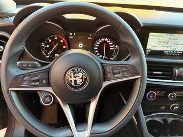 Alfa-Romeo Stelvio - 11