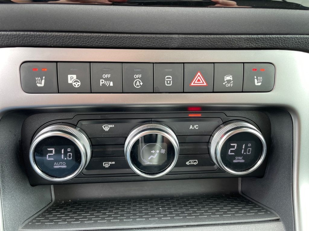 Fahrzeugabbildung Mercedes-Benz T 180 d Edition Standard AHK, LED, NAVI, RFK, SH