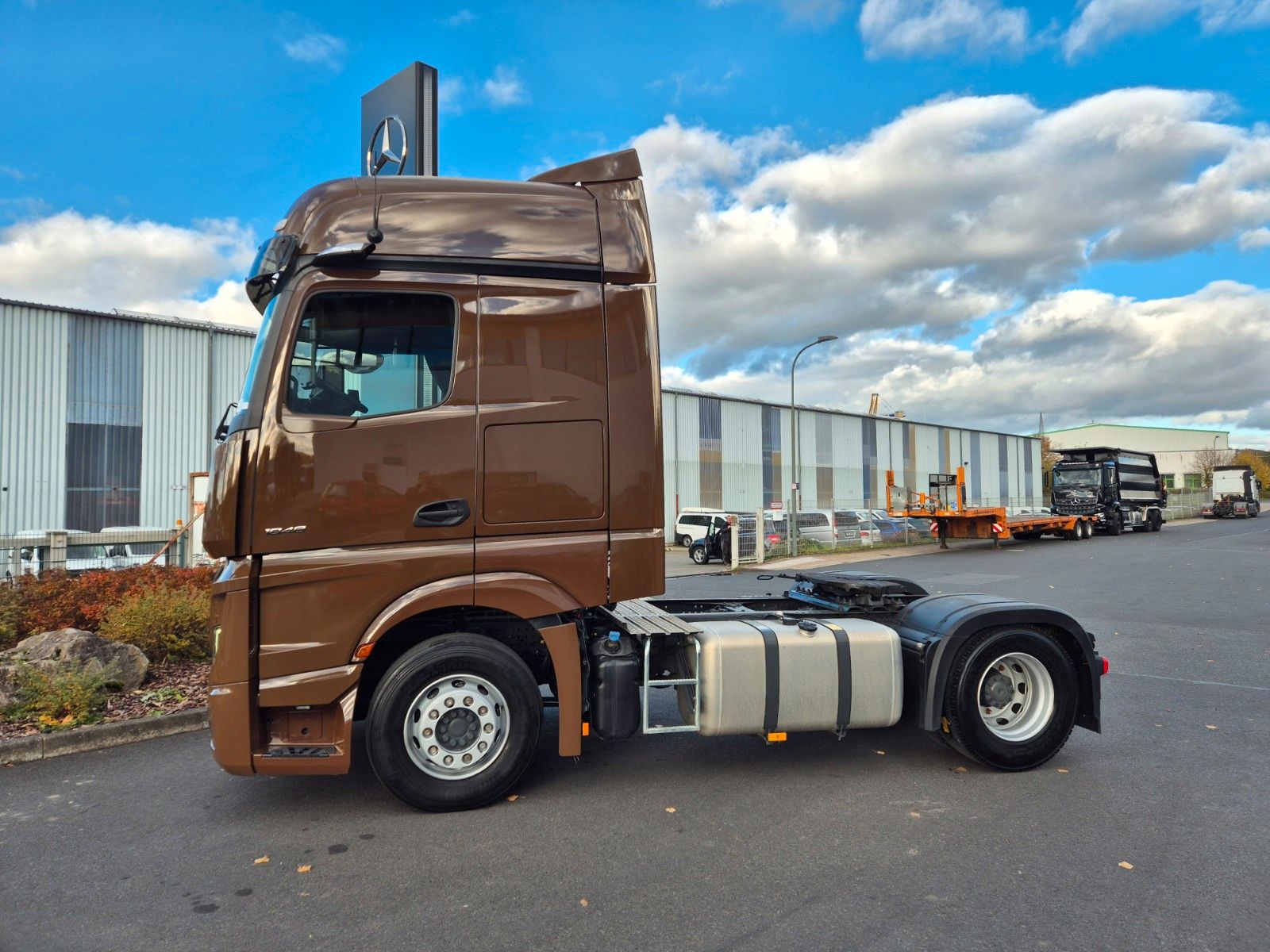Fahrzeugabbildung Mercedes-Benz Actros 1848 LS Öl-Retarder Standklima BigSpace