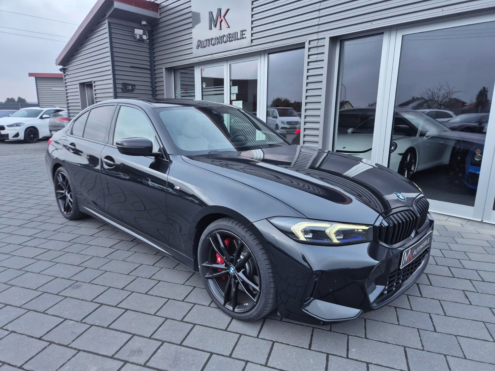 330 i Limousine M Sportpaket % % % %