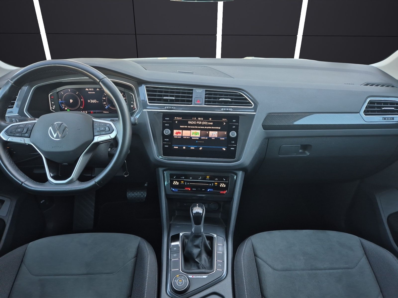 Fahrzeugabbildung Volkswagen Tiguan TDI Elegance DSG 4M Matrix AID Pano ACC P