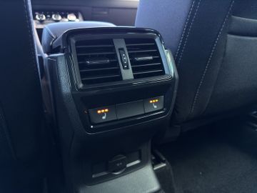 Skoda Karoq Sportline 4x4*AHZV*DCC*NAVI*ACC*CAM*4xPDC*