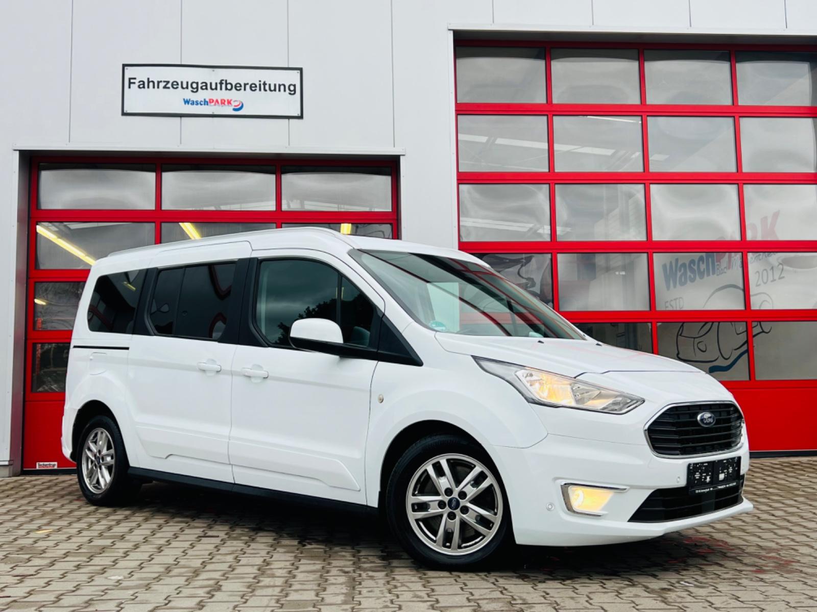 Ford Grand Tourneo Connect Titanium Automatik/PANO/