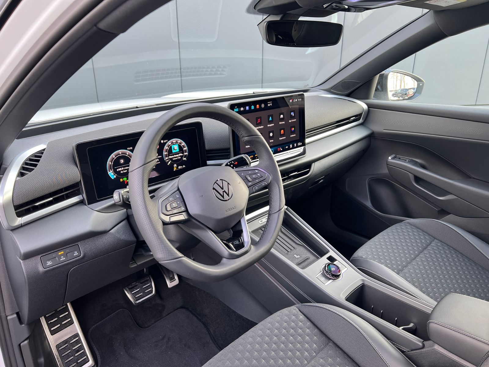 Fahrzeugabbildung Volkswagen T-Roc R-Line 1.5 eTSI DSG *Neues Modell, AHK, Bl