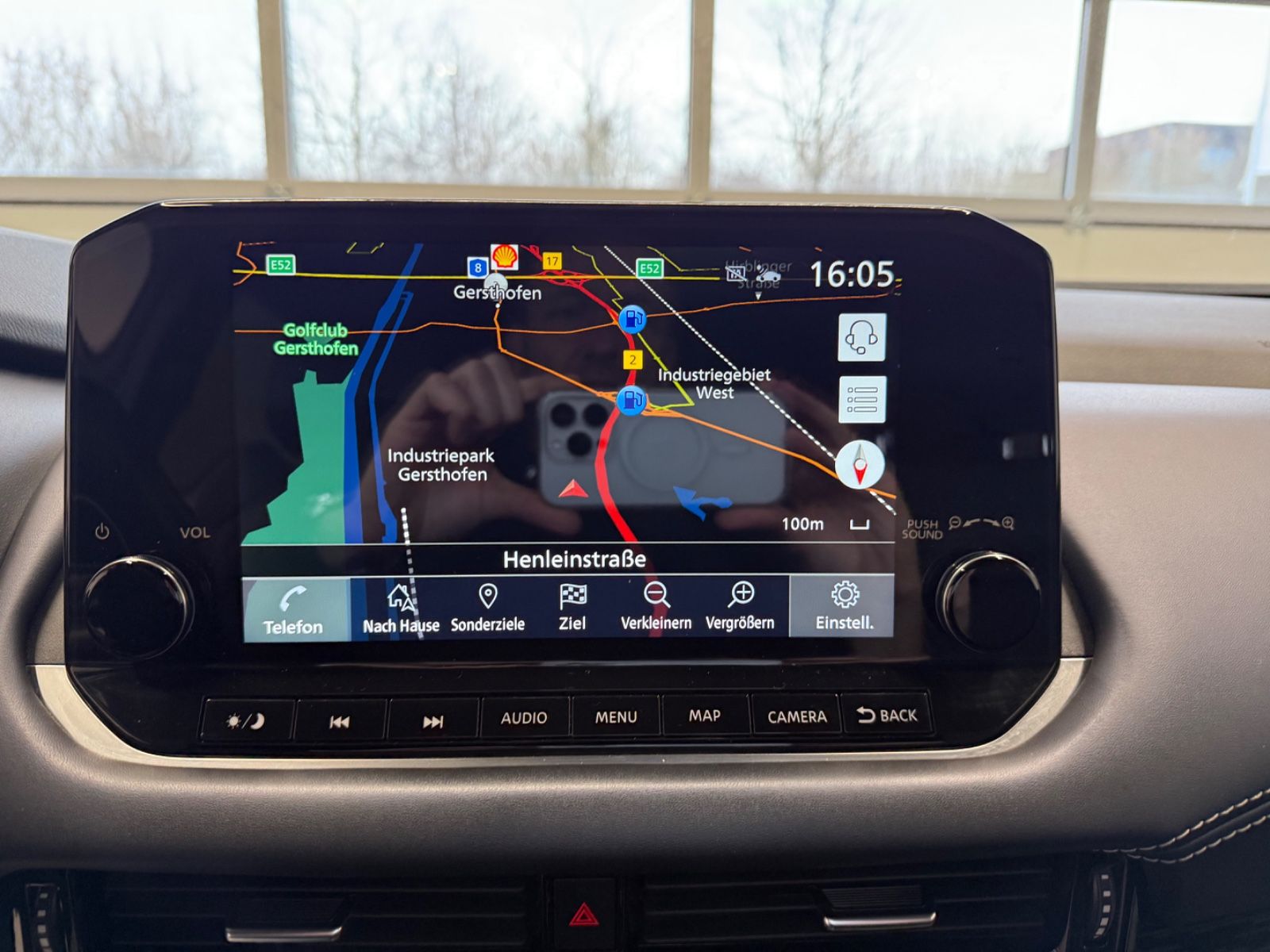 Fahrzeugabbildung Nissan Qashqai Tekna - Pano, HeadUp, Teilleder