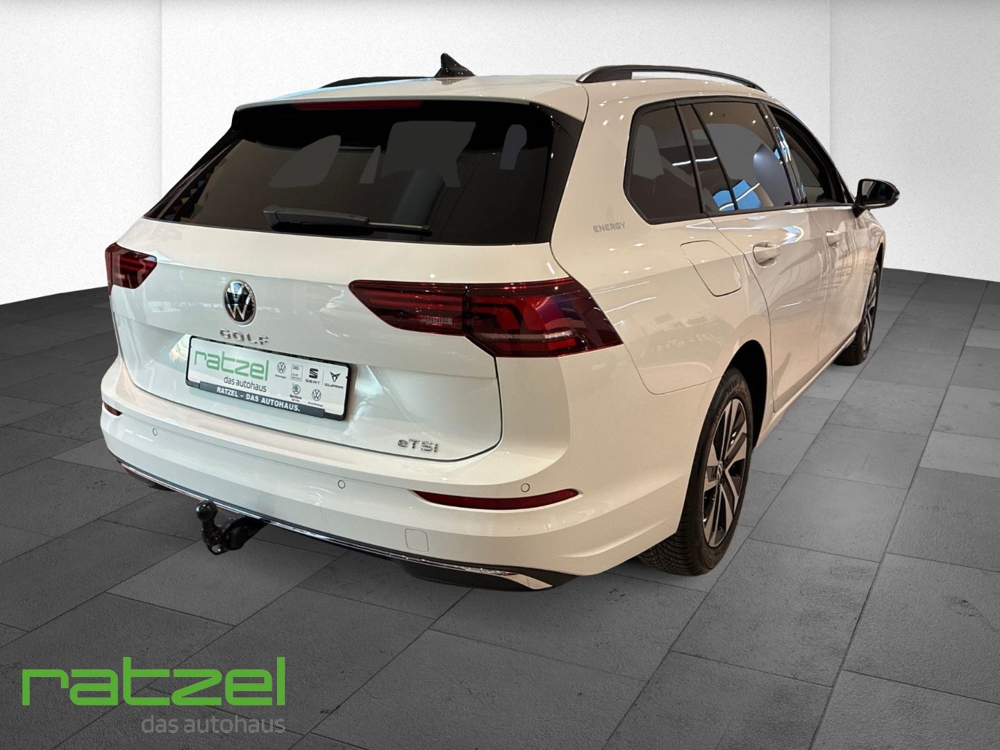 Fahrzeugabbildung Volkswagen Golf Variant ENERGY 1.5 eTSI DSG NAVI+AHK+LED