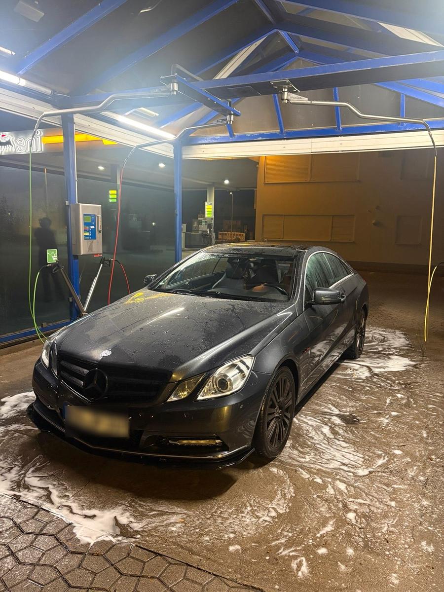 Mercedes-Benz E 220