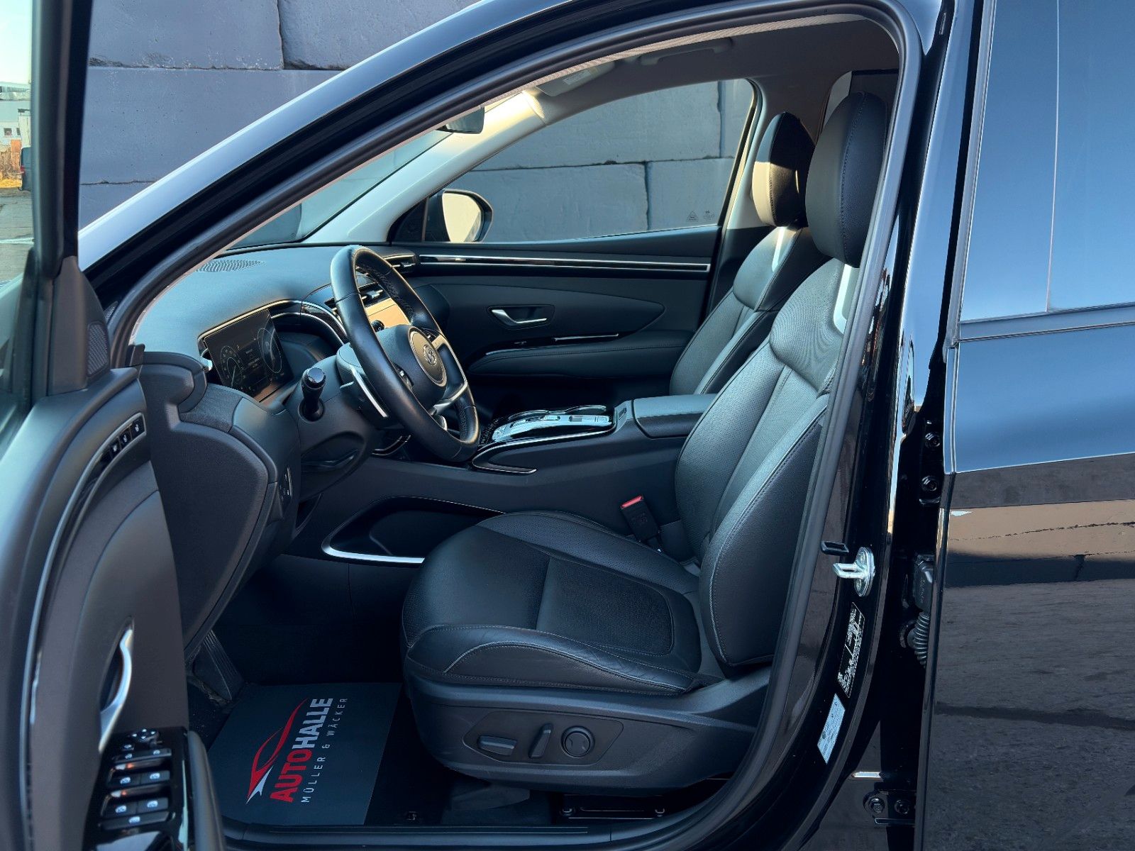 Fahrzeugabbildung Hyundai Tucson 1.6 T-GDI PHEV 4WD KRELL CarPlay 360° LHZ